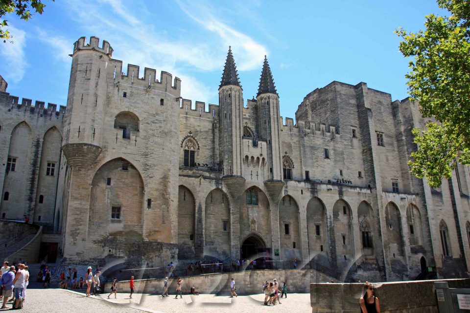 Avignon, autor: charlotte moser