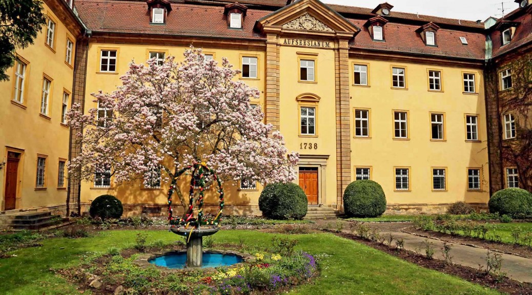 Osterbrunnen1, Autor: Charlotte Moser