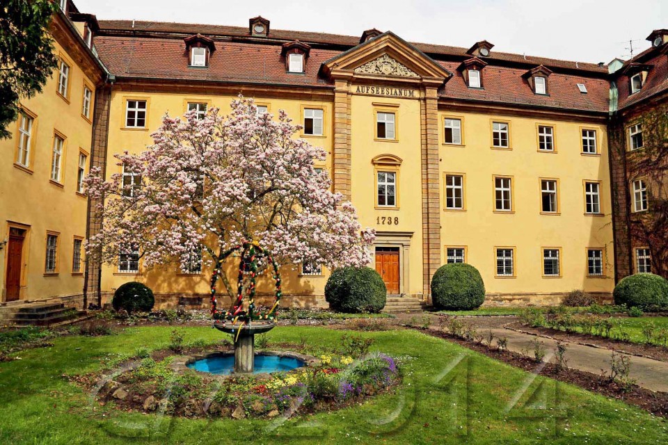 Osterbrunnen1_wz, Autor: Charlotte Moser